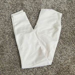 Cream Alo 3/4 length leggings